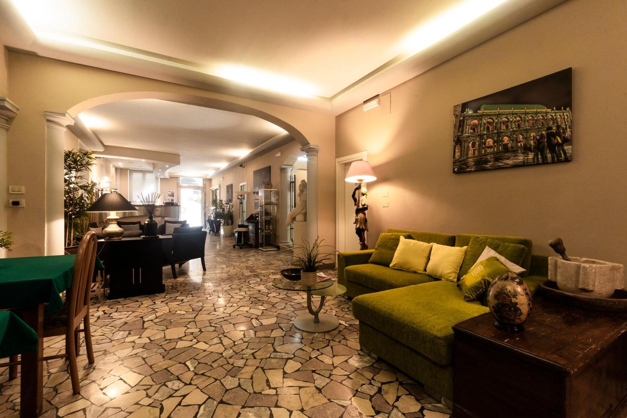 Hotel La Terrazza 2*